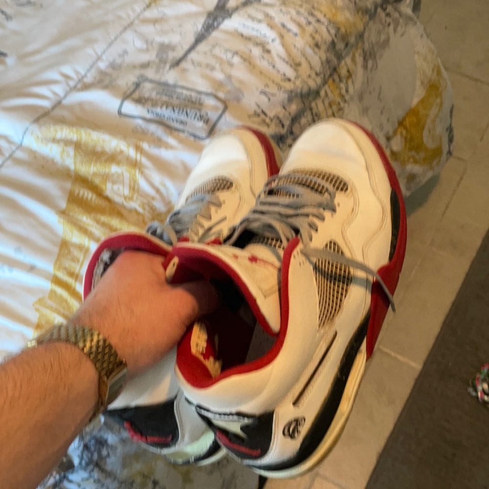 Jordan 4s